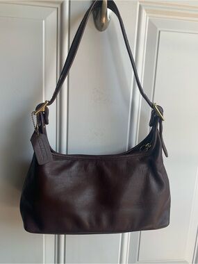 Vintage Coach Brown Leather Shoulder Bag with Brass 9059